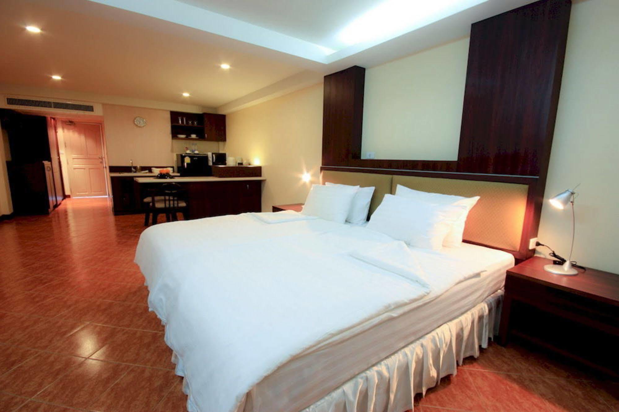 Kamala Sea View Apartment Екстериор снимка