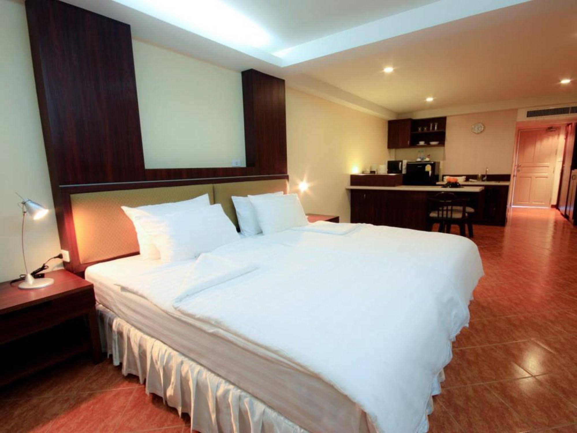 Kamala Sea View Apartment Екстериор снимка