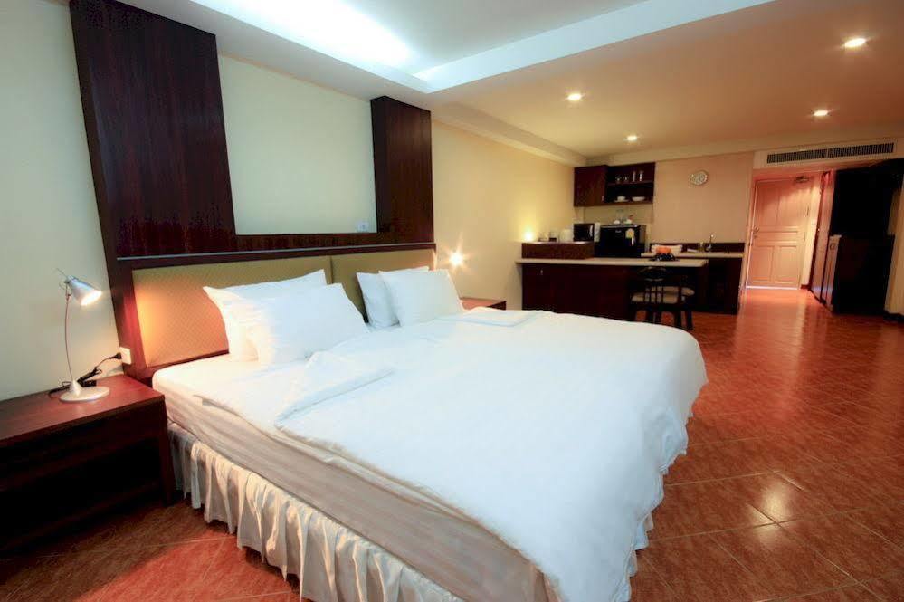 Kamala Sea View Apartment Екстериор снимка